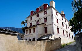 Le Pavillon Des Officiers